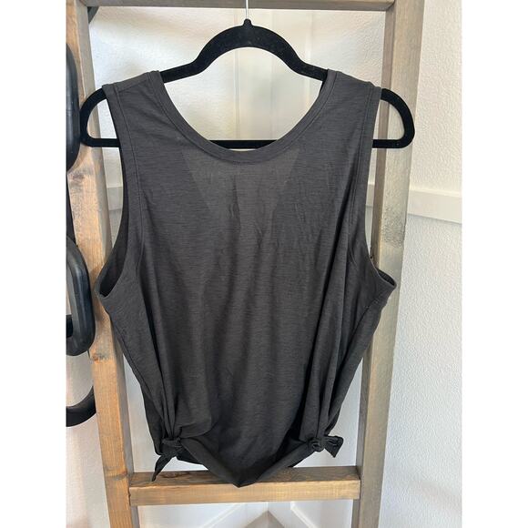 Old Navy Active tank - Picture 4 of 5